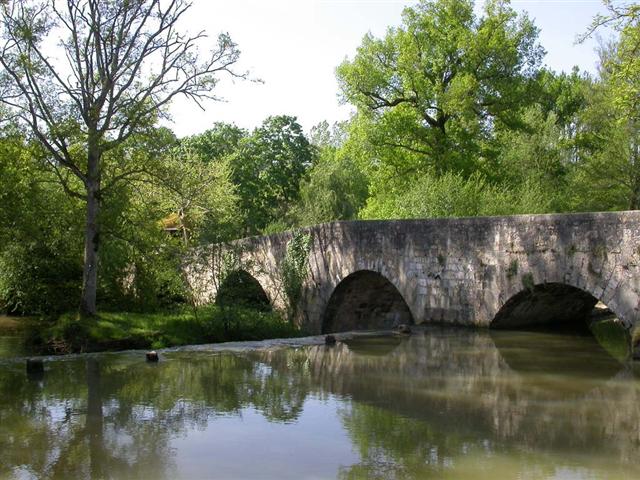 Poudenas_12210_Le-pont-romain-sur-la-Gelise_Small